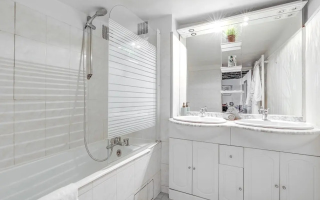 Cozy 2BR in the Heart of Île Saint-Louis