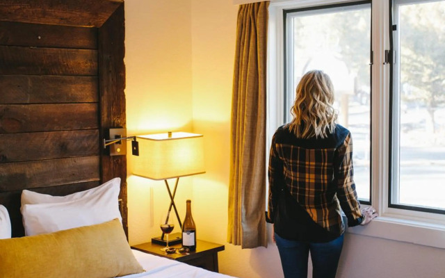 Sunnyside Restaurant & Lodge