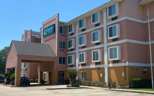 Quality Inn & Suites West Chase