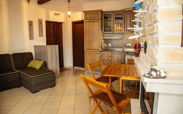 FM Premium 1-BDR Apartment with Pool & Parking - Summer Days