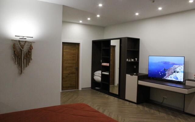 Ayhan Hotel