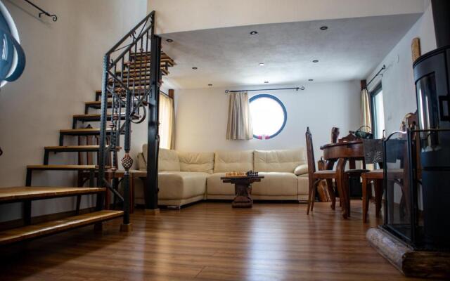 Holiday Nature House