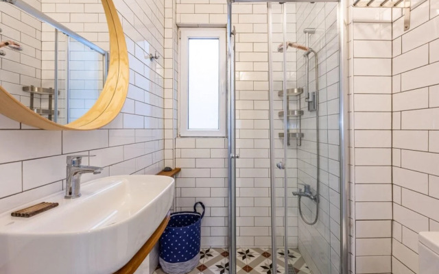 Vibrant Flat in Cihangir With Central Location