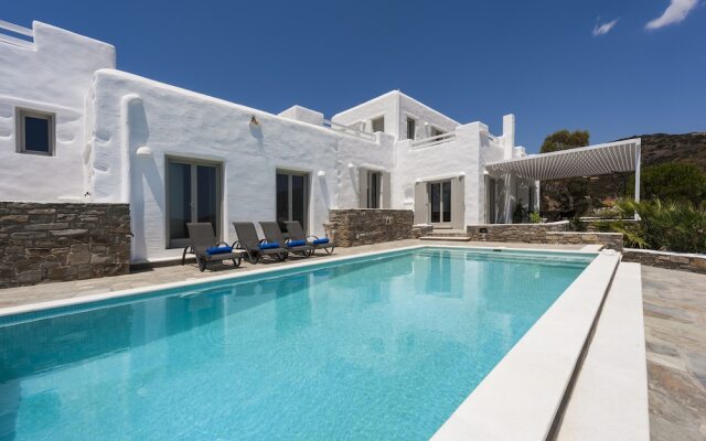 Niriides Luxury Villas