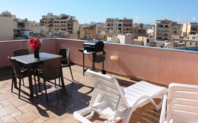 Blue Waters Penthouse Sliema