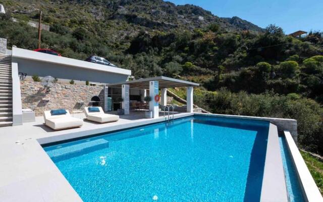 Cosy Stylish Studio, Kalathi Home Suites in Verga