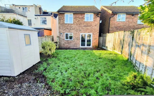 Cheerful 4-bedroom House