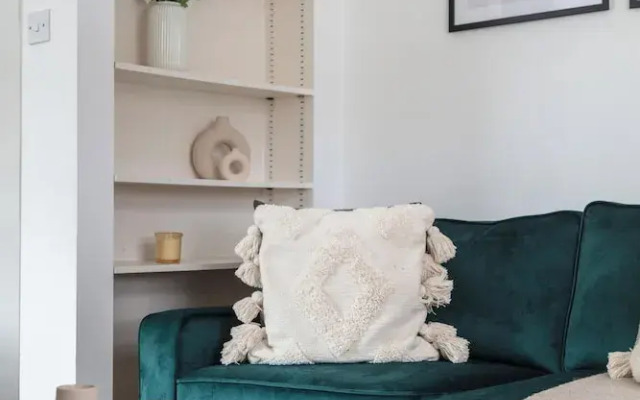 Chic 1BR by Goodge Street Station