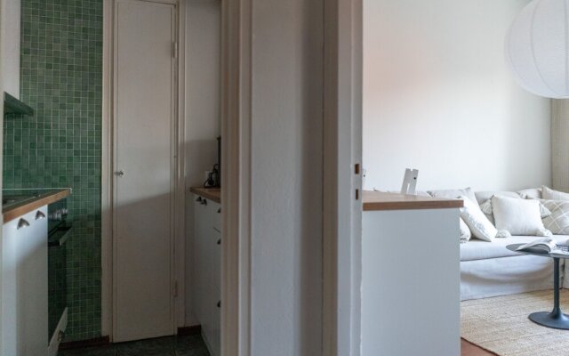 1br apartment near Linnanmäki