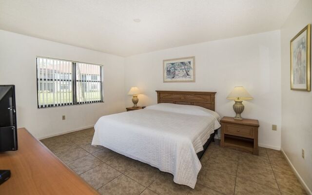 Shorewalk lakeview condo close to IMG