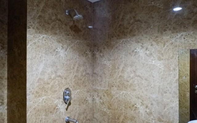 Serene Exclusive Modern Studio Apartment At Grand Sungkono Lagoon