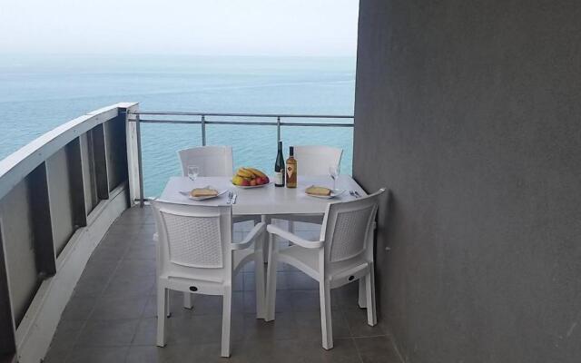 SEA-VIEW Beluga & Dolphin Luxury HOTEL apartments