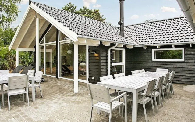 14 Person Holiday Home in Tisvildeleje