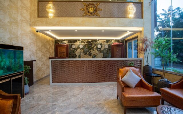 The Avenue Grand