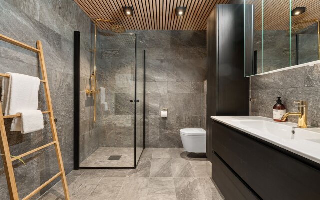 Enter Tromsø Luxury Villa