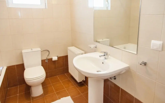 Lovely Apartment in Rafina