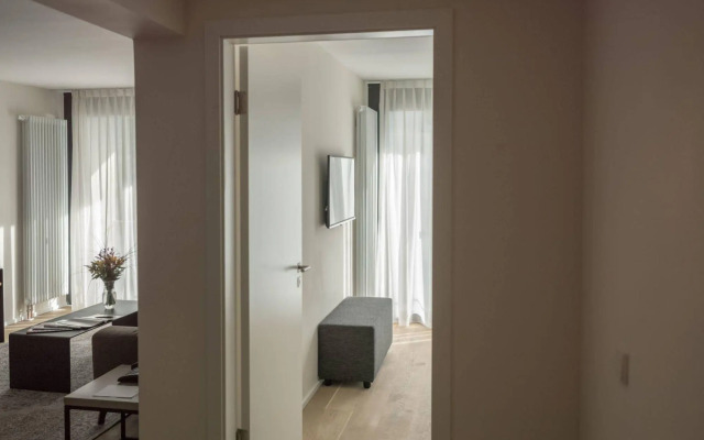 SUYTES Business Studios