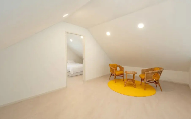 Gangneung Whiten Pension