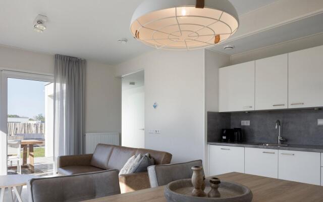 Modern Lodge With 2 Bathrooms, The Beach At 500 M