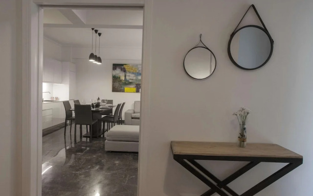 Unique Apartment near Acropolis by GHH