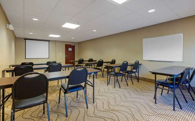 Comfort Inn & Suites Cambridge