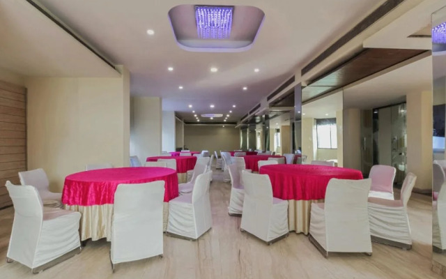 Golf View by OYO Rooms