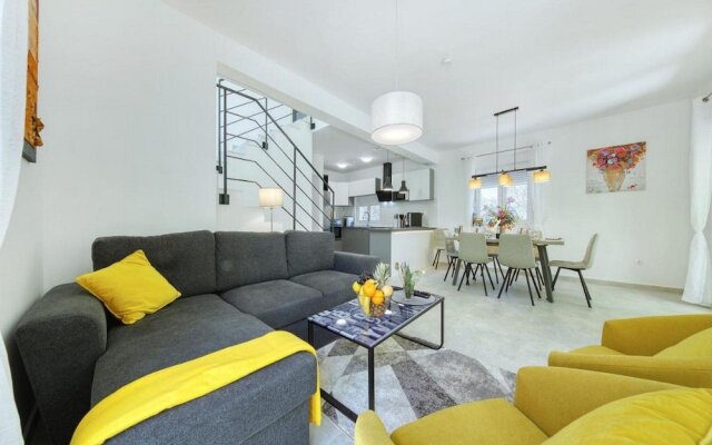 Luxury Villa Gaby With Heated Pool