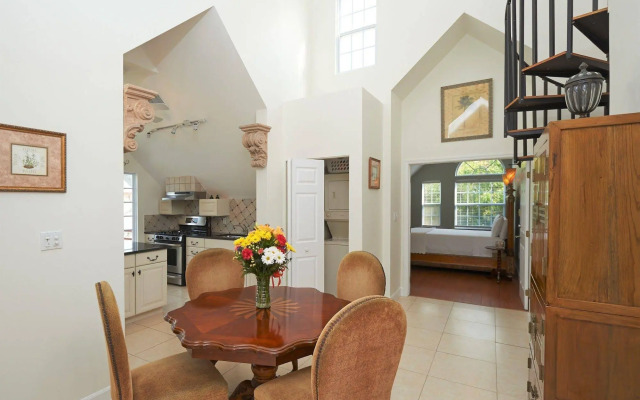 Shangri-La Boutique Bed & Breakfast