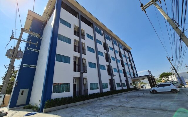 The Charlotte Smart Hotel Lopburi
