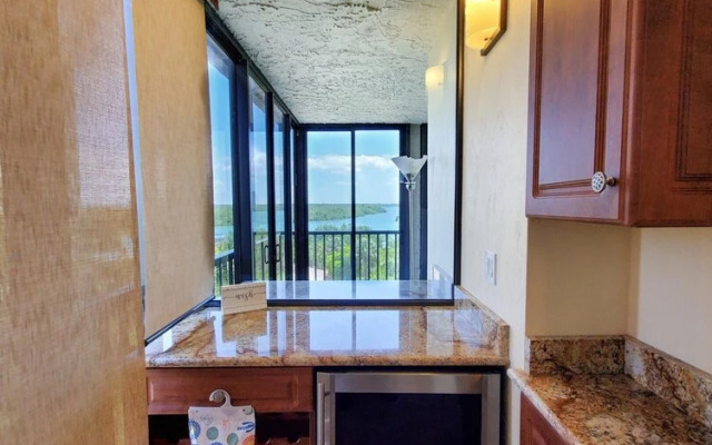Vinncent's Sea Isles Condo