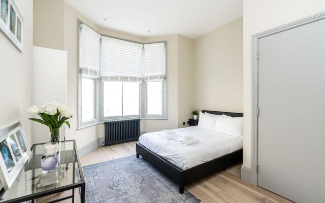 NEW Cosy & Sleek 2BD Flat In Vibrant West Kilburn