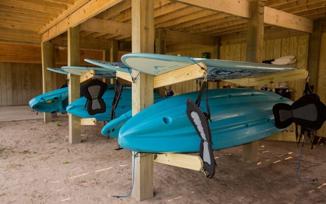 The Burrus House Inn Waterfront Suites