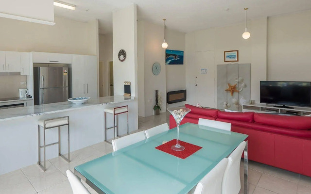 Pacific Plaza Apartments