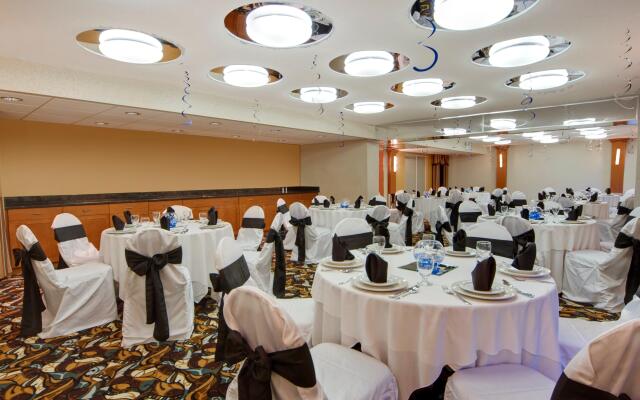 Holiday Inn Calgary-Airport by IHG