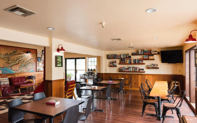 The Redwood Riverwalk, A Boutique Hotel