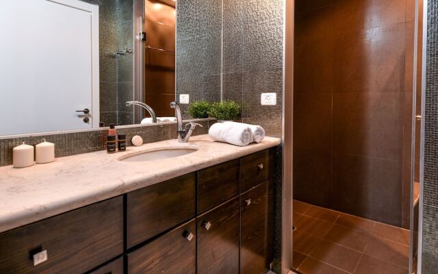 Modern Gem with Stunning Balcony by Sea N Rent
