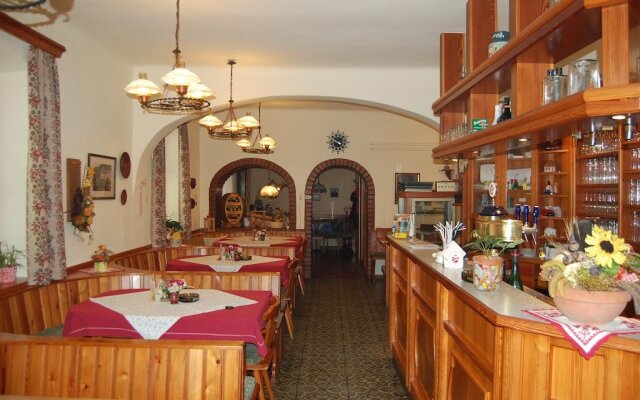 Gasthof Zum Niederhaus - Familie Perthold