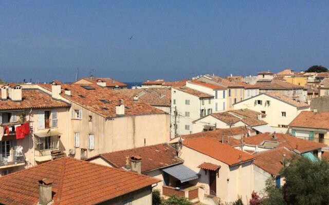 Apartment With 2 Bedrooms in Antibes, With Wonderful City View, Furnis