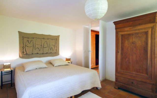 Sainte Claire (HYE150)