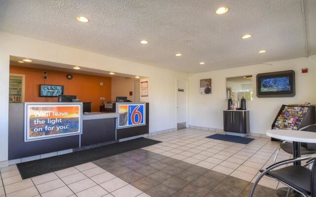 Motel 6 Las Vegas, NV – I-15 Stadium