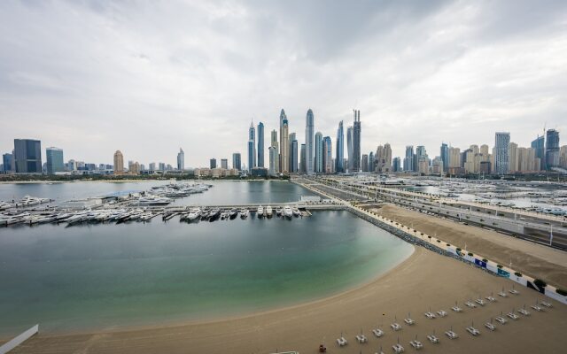 Glamorous 3BR with Marina view