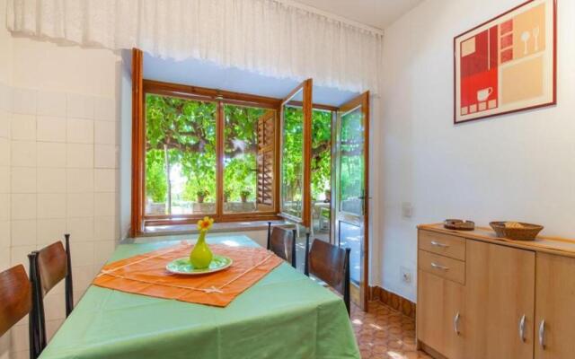 Holiday home Zeljka - 60 m from sea