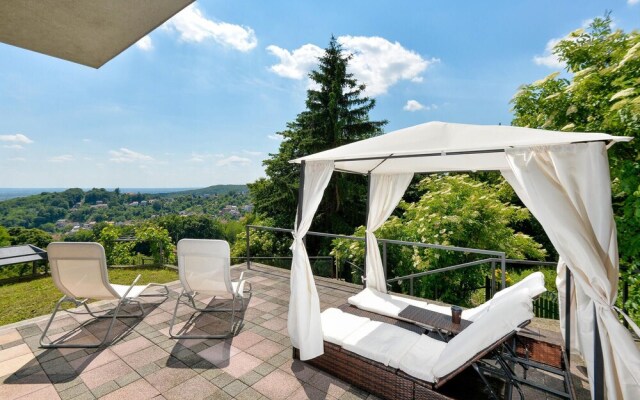 Nice Home in Zagreb With 6 Bedrooms and Wifi
