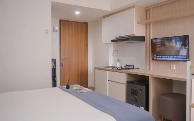 Minimalist And Warm Studio Room At Cisauk Point Apartment – Guest Rooms – Legok