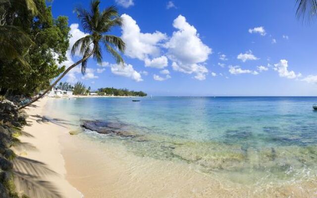 Settlers Beach Villa Hotel