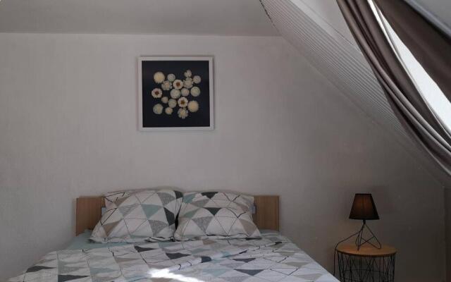 Duplex au centre ville, dans cour intérieure calme