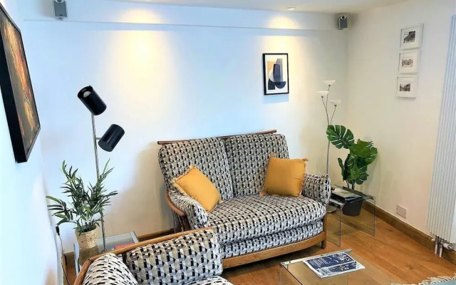 Prime Location- Detached Clifton Home With Parking