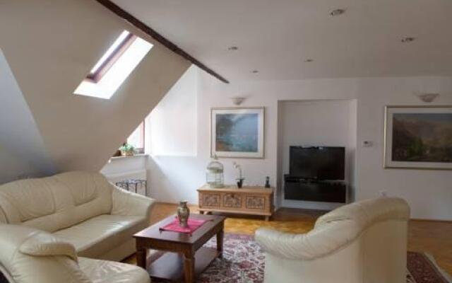 Apartment Nina Tour As