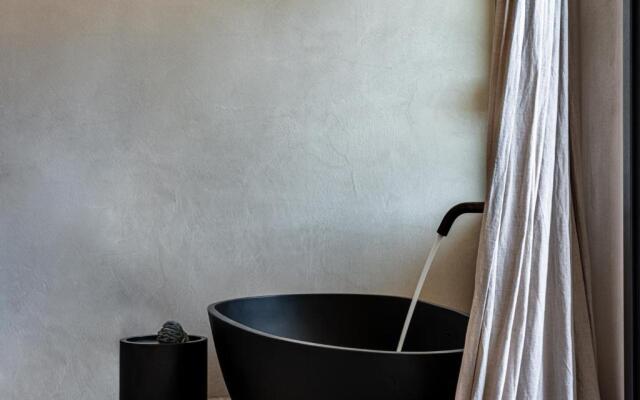 Aeonic Suites and Spa
