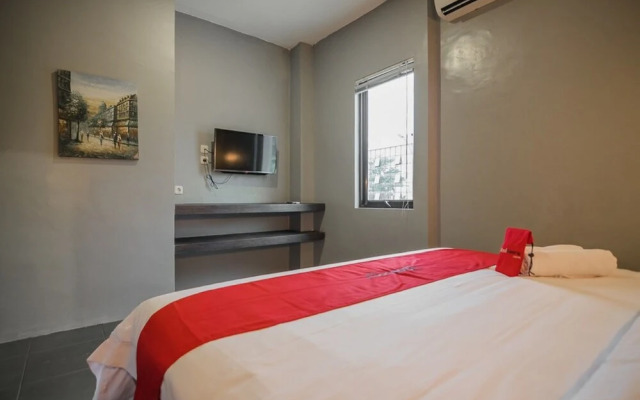 RedDoorz Plus near Maimun Palace 2 Medan